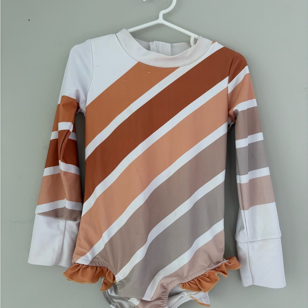 Oopsie Daisy Neutral Ombré Rash guard
